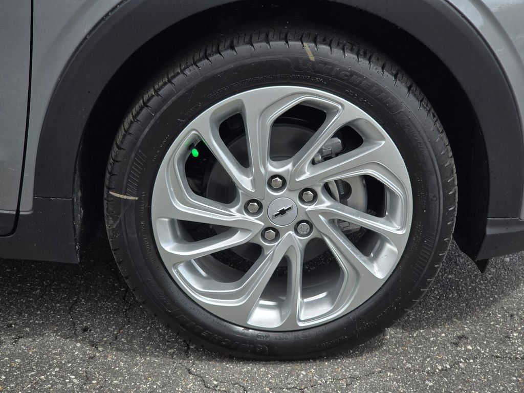 New 2027 Chevrolet Bolt LT w/ Comfort Package FWD image 13