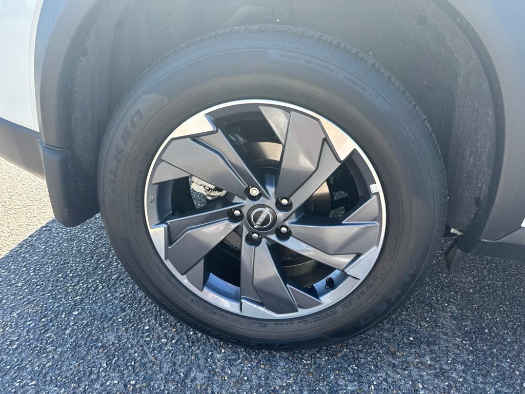 Used 2026 Nissan Rogue SV FWD image 9