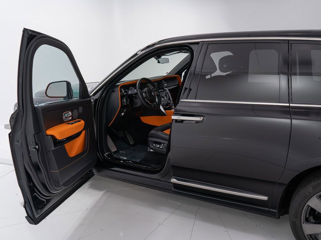 Certified 2023 Rolls-Royce Cullinan AWD/4WD image 10