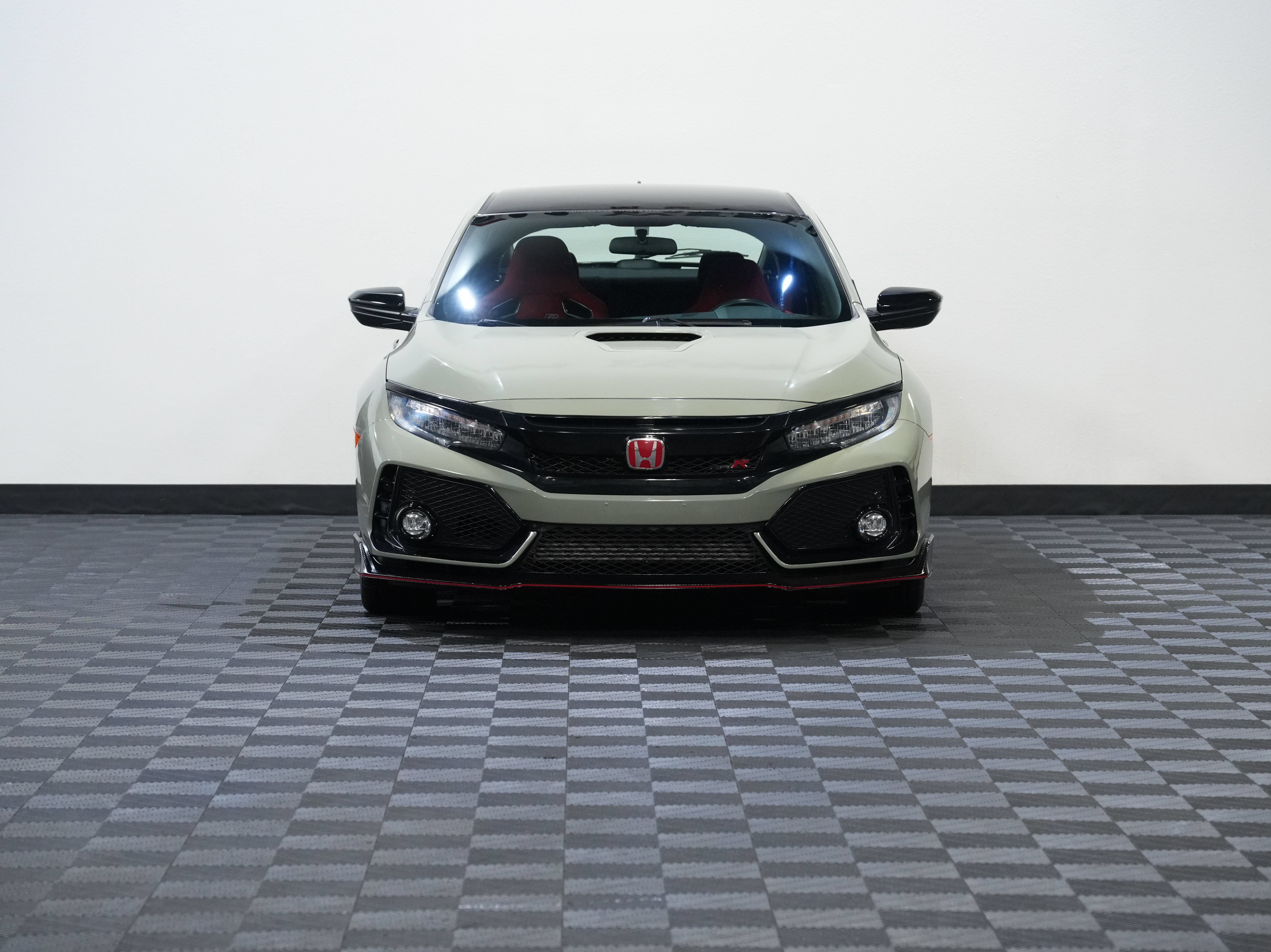 Used 2018 Honda Civic Type R image 4