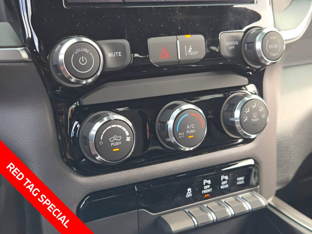 New 2026 RAM 1500 Express AWD/4WD image 28