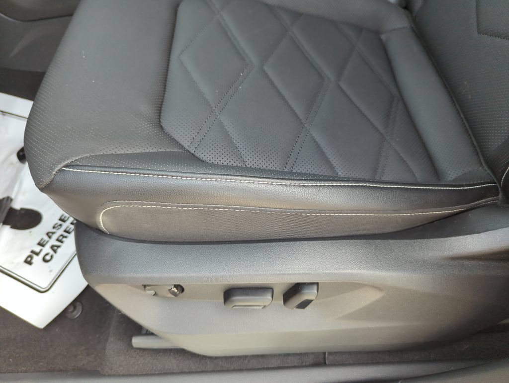 Used 2024 Volkswagen Atlas SE FWD image 37