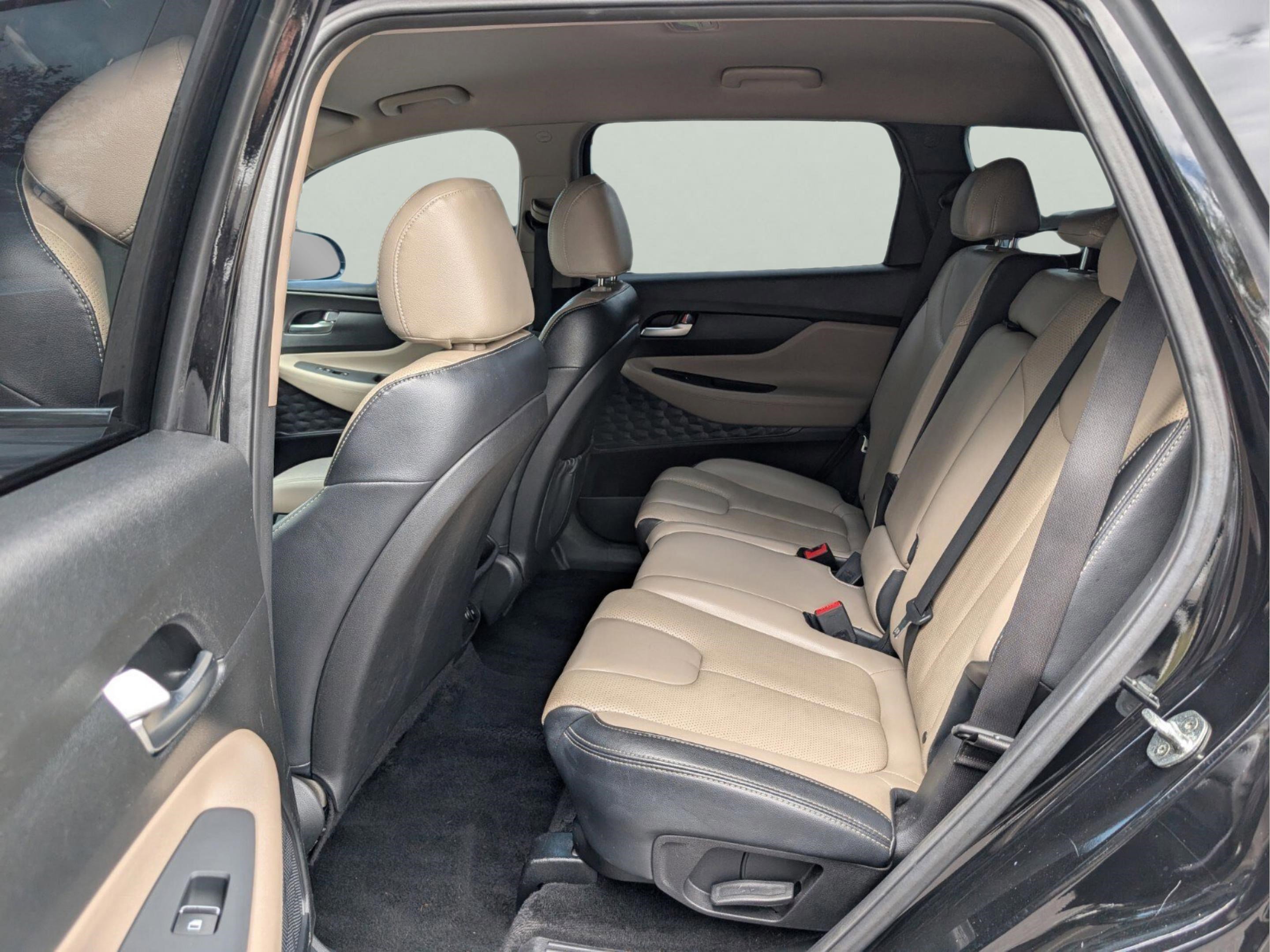 Used 2019 Hyundai Santa Fe SEL FWD image 13