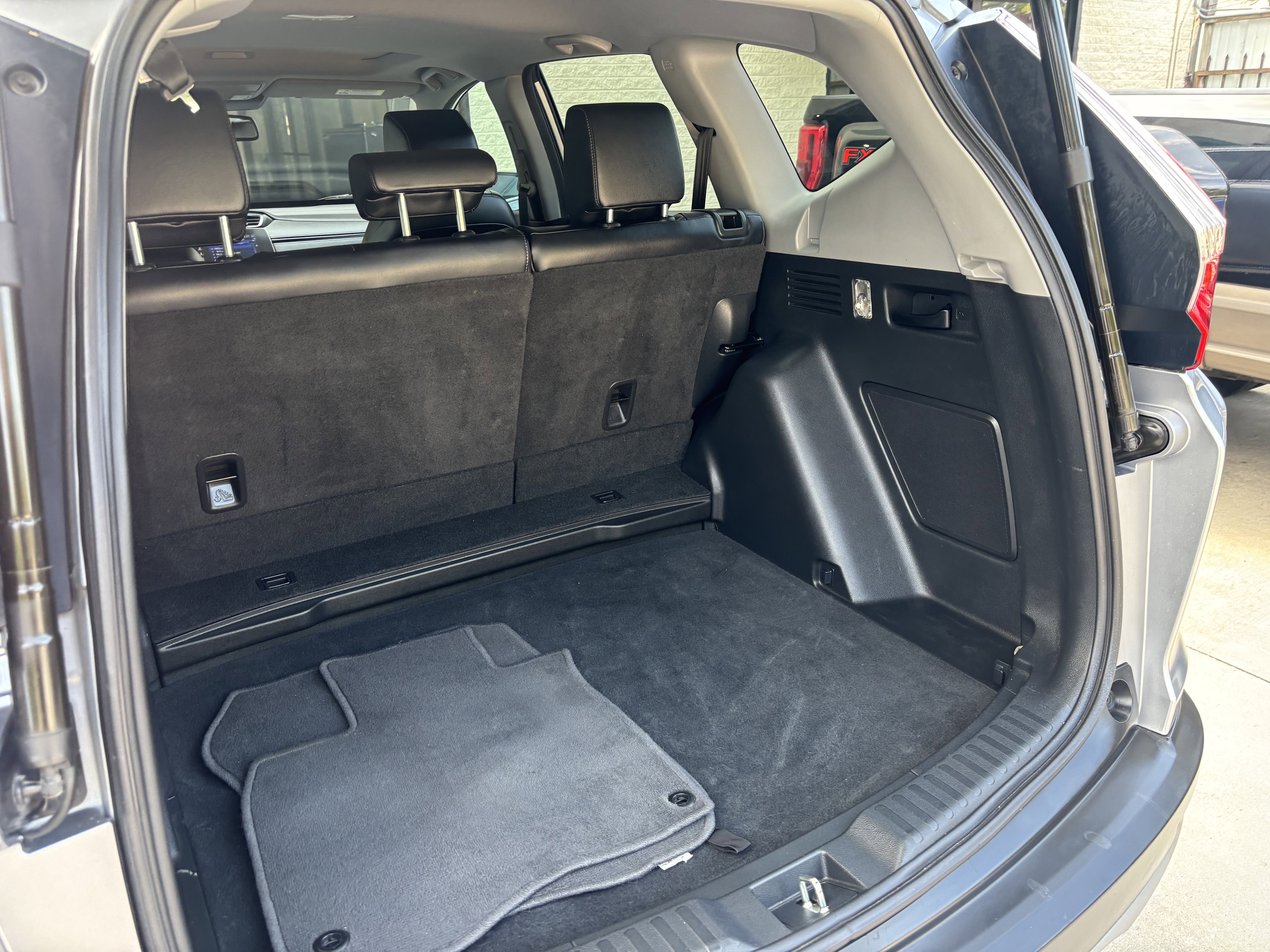 Used 2018 Honda CR-V Touring image 44