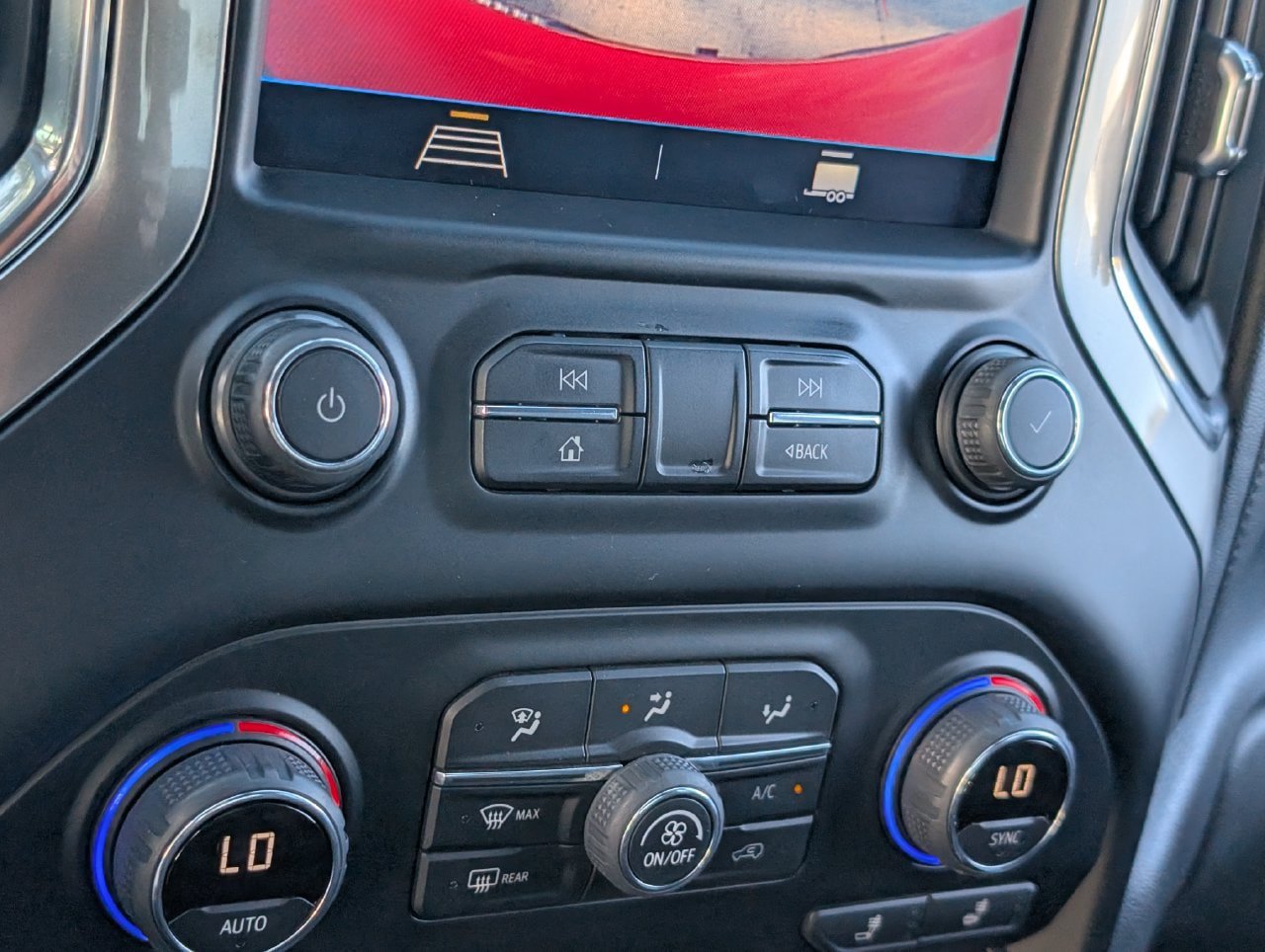 Used 2021 Chevrolet Silverado 1500 RST AWD/4WD image 17