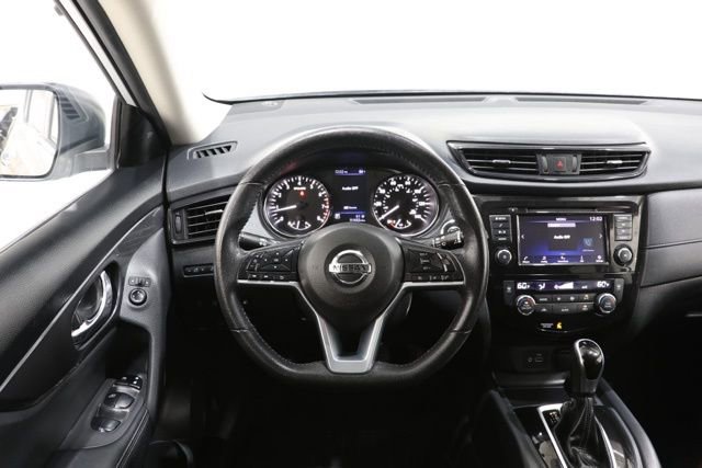 Used 2019 Nissan Rogue SV AWD/4WD image 14