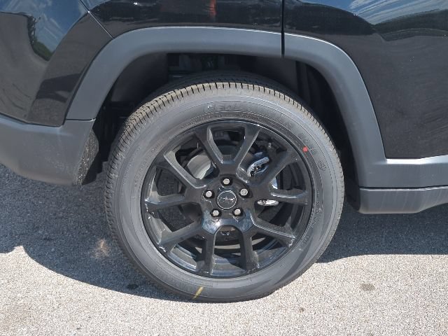 New 2026 Jeep Compass Latitude AWD/4WD image 30