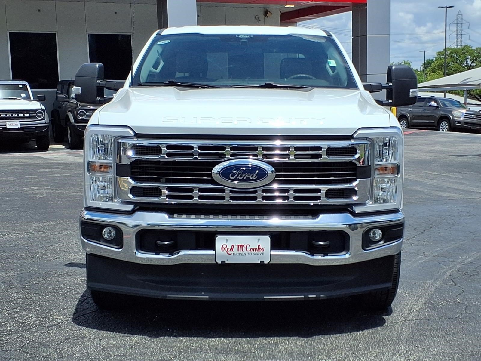 Used 2025 Ford F350 XLT AWD/4WD image 2