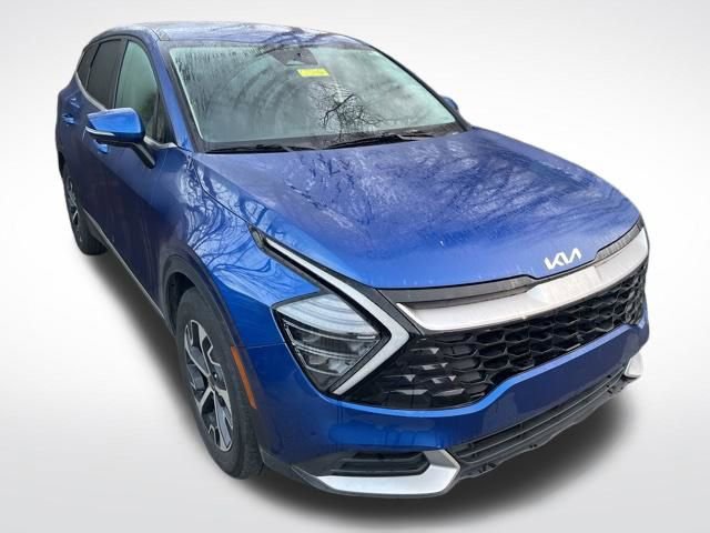 Used 2025 Kia Sportage EX image 2