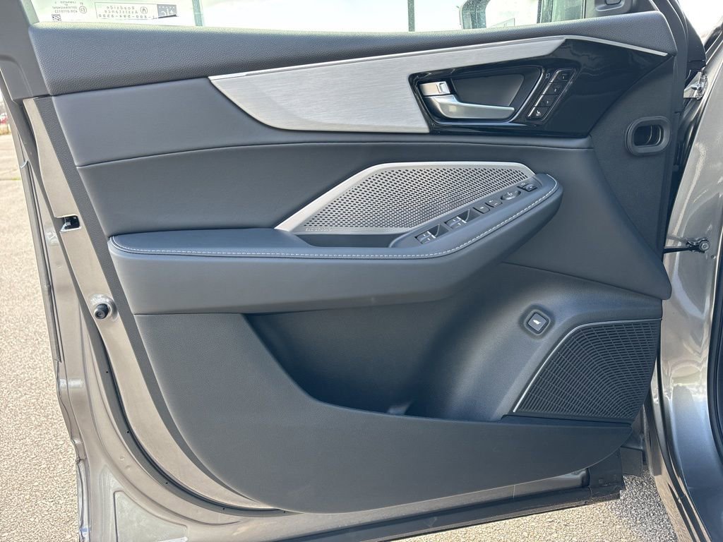 Used 2024 Acura MDX SH-AWD w/ Technology Package image 13