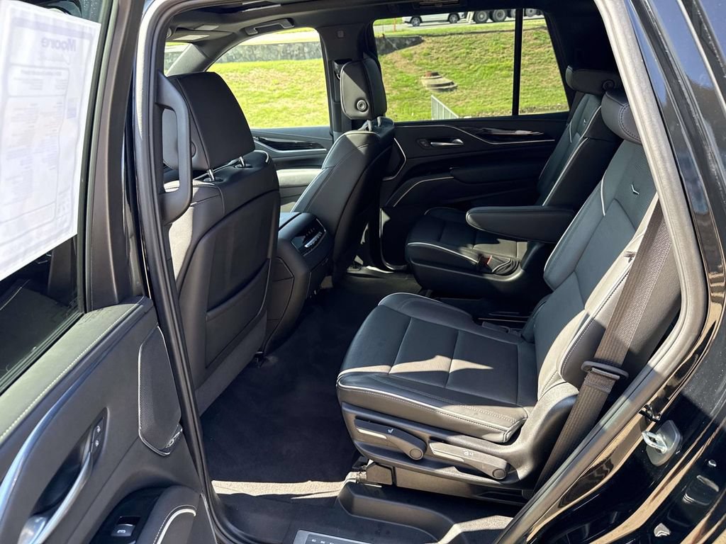 Used 2024 Cadillac Escalade Sport w/ LPO, ONYX Package AWD/4WD image 10