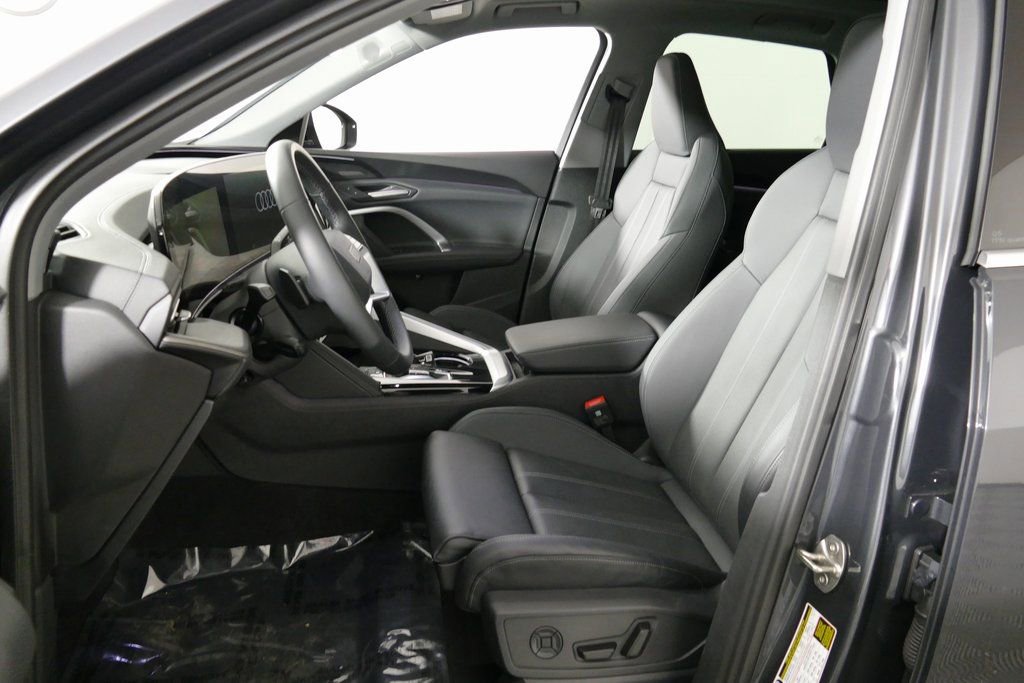 Used 2025 Audi Q5 Premium Plus w/ Premium Plus AWD/4WD image 13