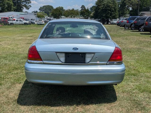 Used 2003 Ford Crown Victoria LX RWD image 4