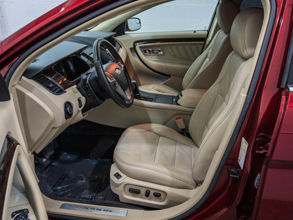 Used 2016 Ford Taurus Limited image 13