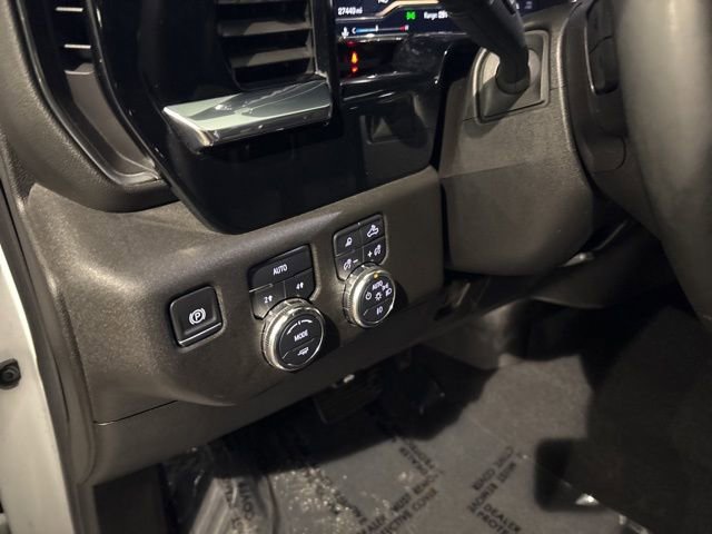Used 2025 GMC Sierra 1500 SLT image 17