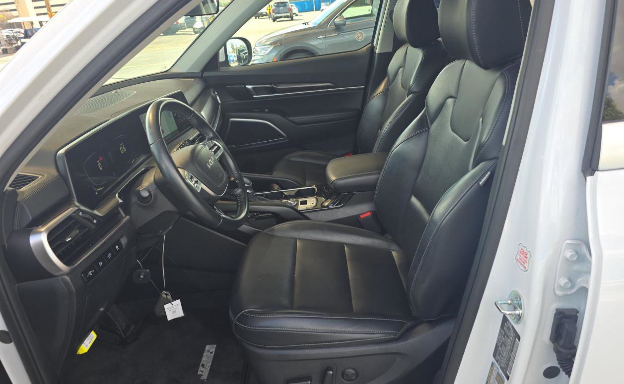 Used 2025 Kia Telluride S image 6
