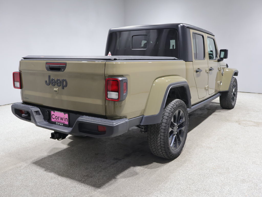 Used 2025 Jeep Gladiator Sport AWD/4WD image 2