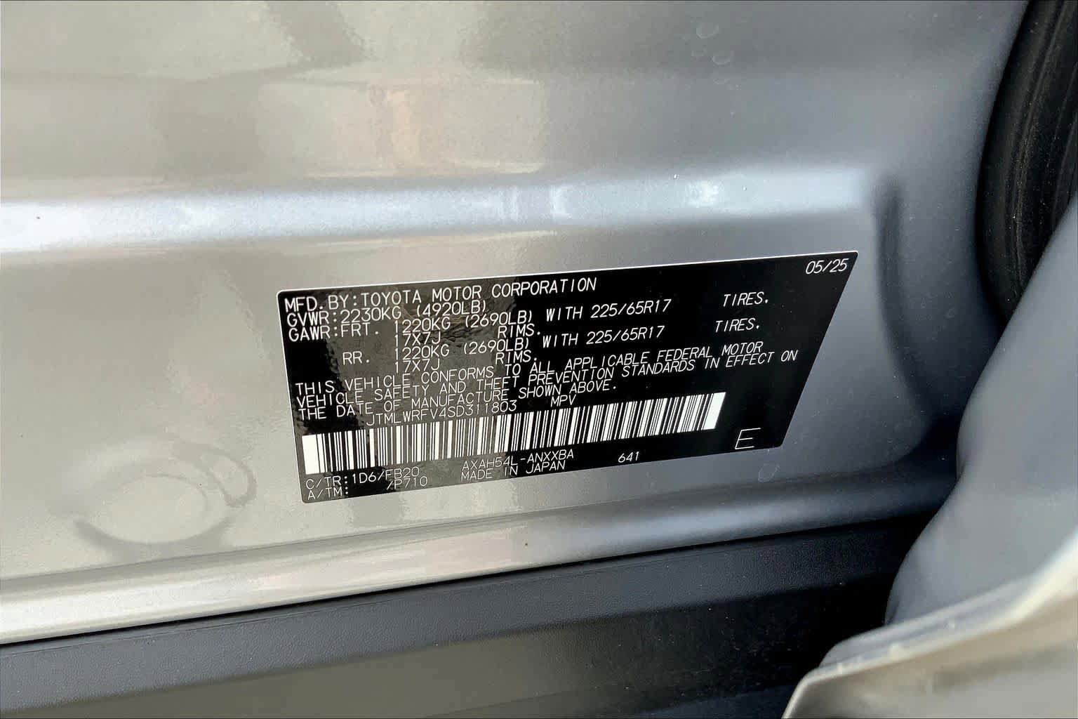 Used 2025 Toyota RAV4 LE AWD/4WD image 33