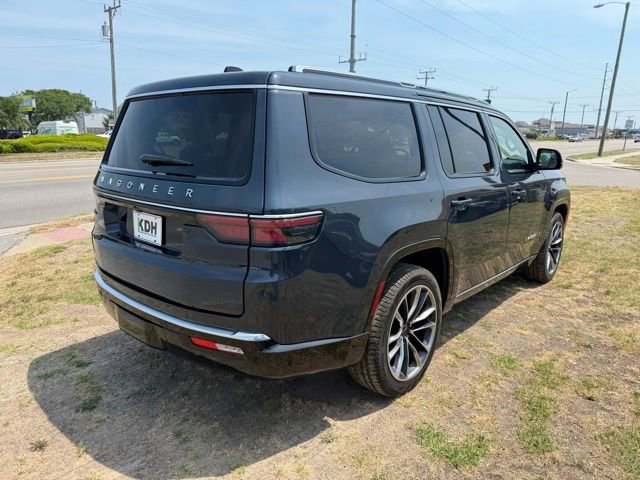 Used 2025 Jeep Wagoneer Series III w/ Premium Group I AWD/4WD image 7