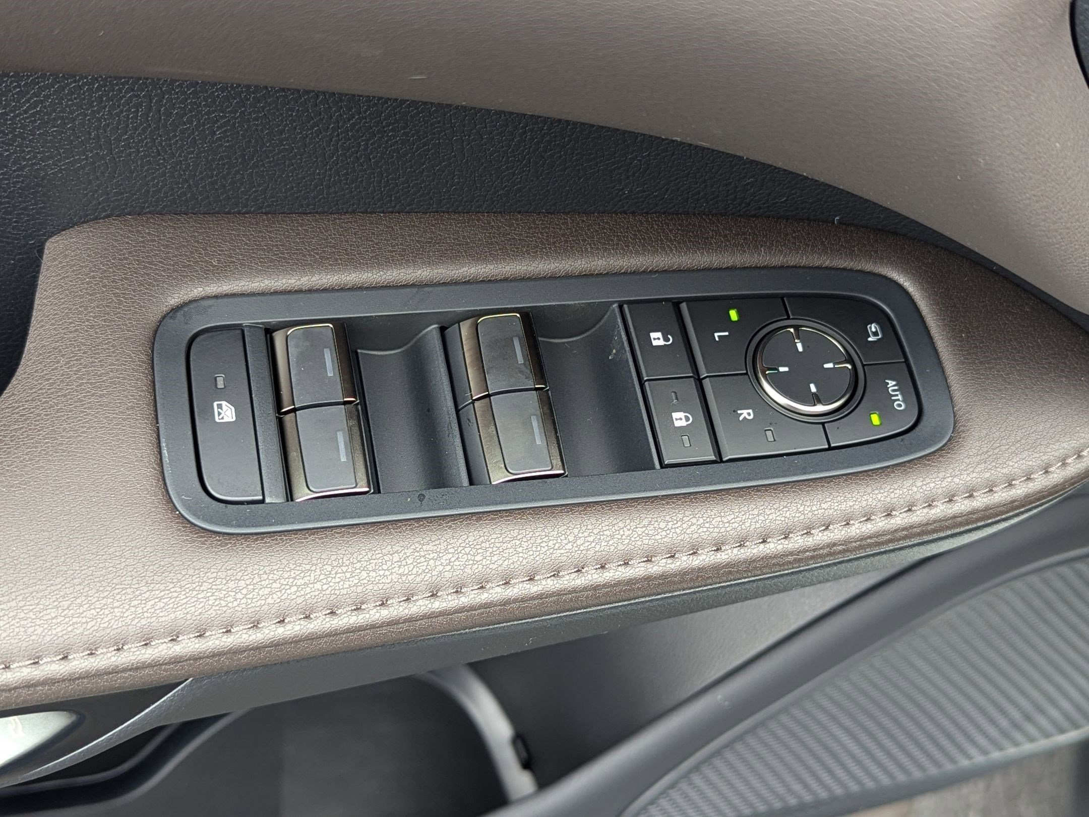 New 2025 Lexus RX 350 w/ Luxury Package image 23
