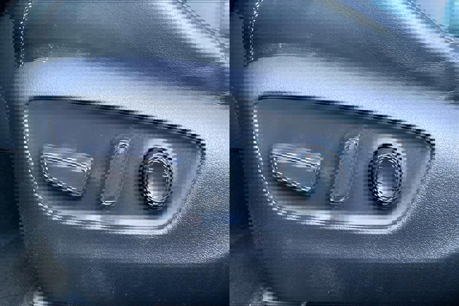 Used 2019 Toyota RAV4 XLE Premium image 29