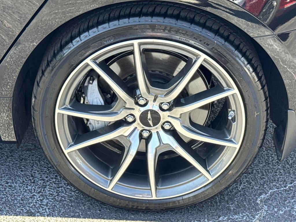 Used 2025 Genesis G70 2.5T image 19