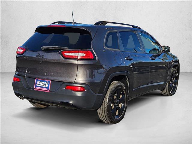 Used 2018 Jeep Cherokee Latitude w/ Altitude Package FWD image 5