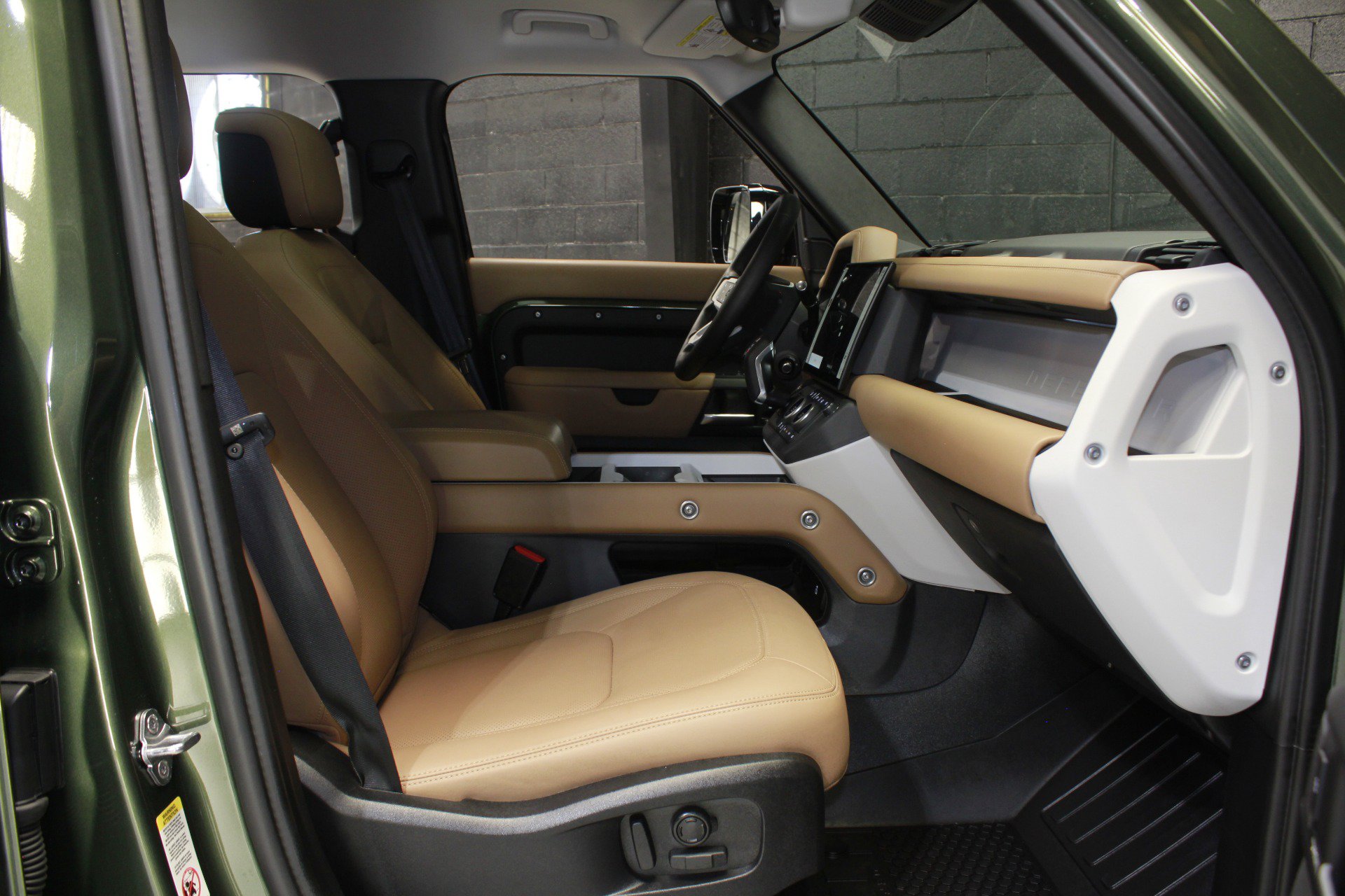 Used 2026 Land Rover Defender 110 X-Dynamic SE AWD/4WD image 53