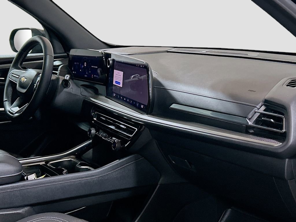 Used 2024 Chevrolet Traverse LT image 27