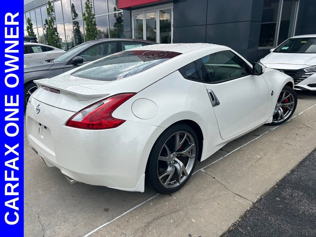 Used 2016 Nissan 370Z Coupe RWD image 4