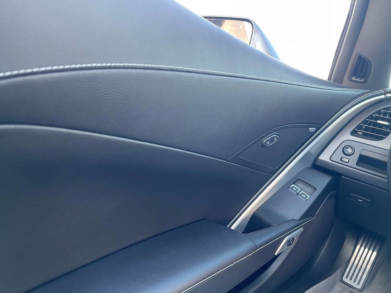 Used 2015 Chevrolet Corvette Stingray 2dr Convertible w/1LT image 60