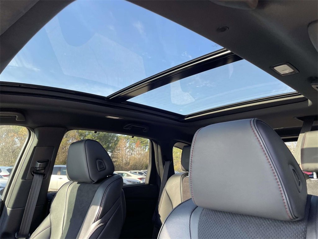 Used 2023 Acura MDX A-Spec image 17