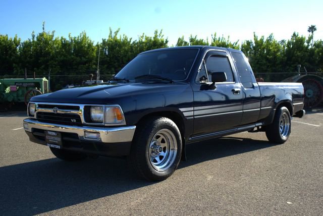 Used 1994 Toyota Pickup DX image 1
