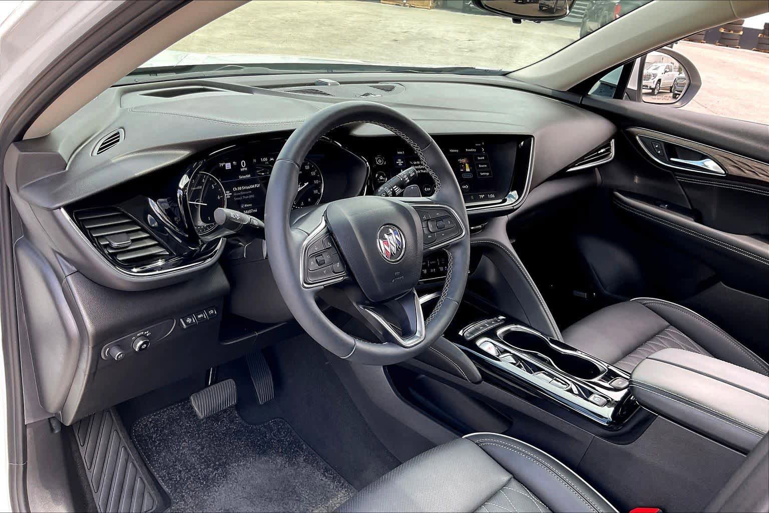 Used 2023 Buick Envision Avenir image 17