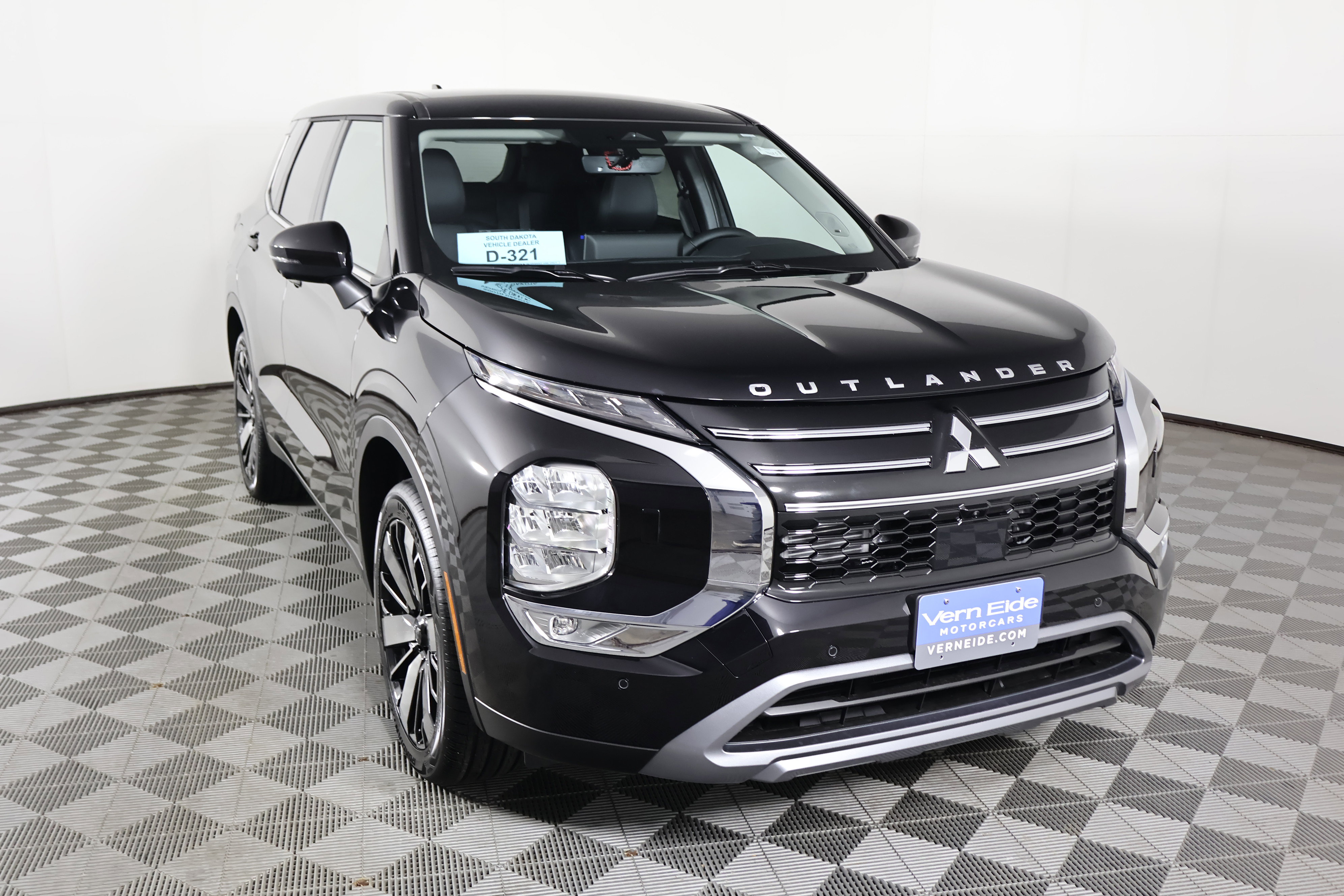 New 2026 Mitsubishi Outlander SE image 3