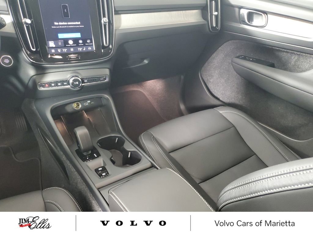 Used 2026 Volvo XC40 B5 Core w/ Climate Package image 18