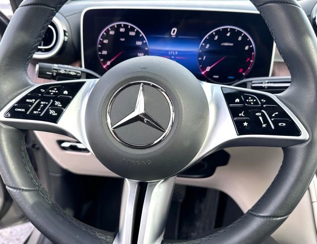 Used 2024 Mercedes-Benz GLC 300 4MATIC image 16