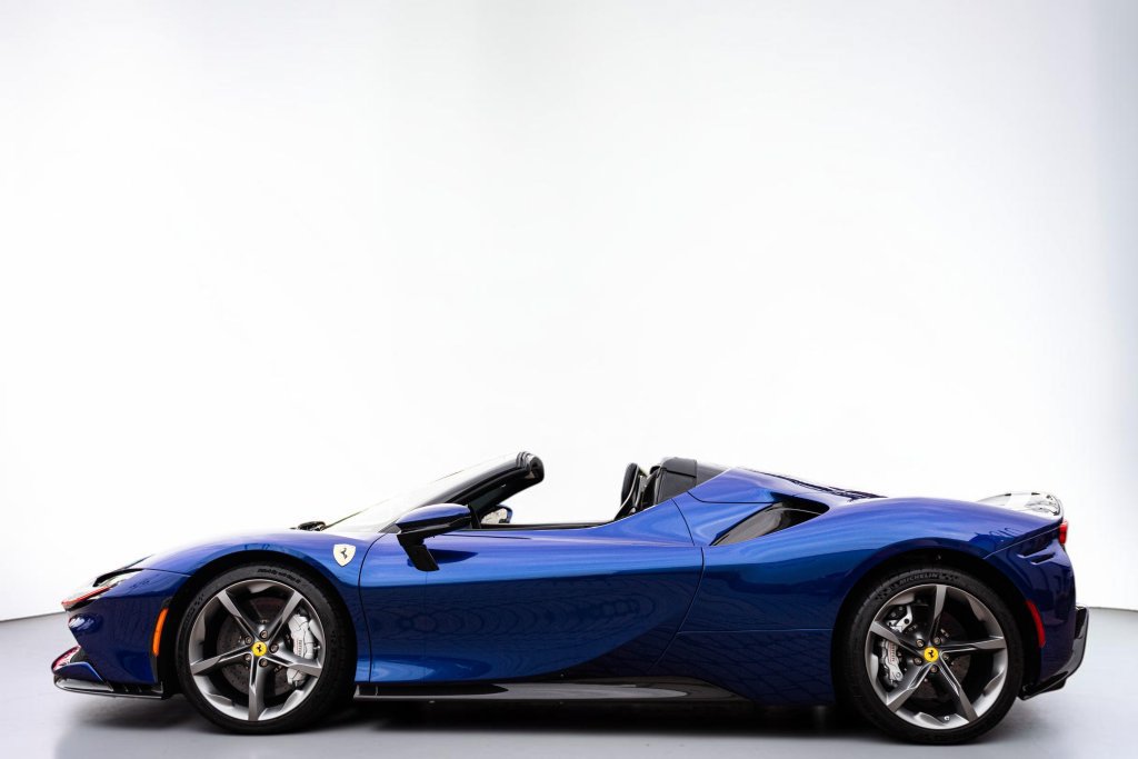 Used 2024 Ferrari SF90 Spider AWD/4WD image 9