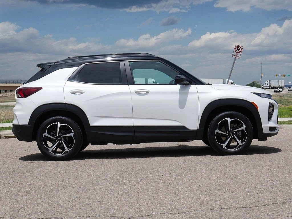 Used 2021 Chevrolet TrailBlazer RS w/ Sun and Liftgate Package AWD/4WD image 6