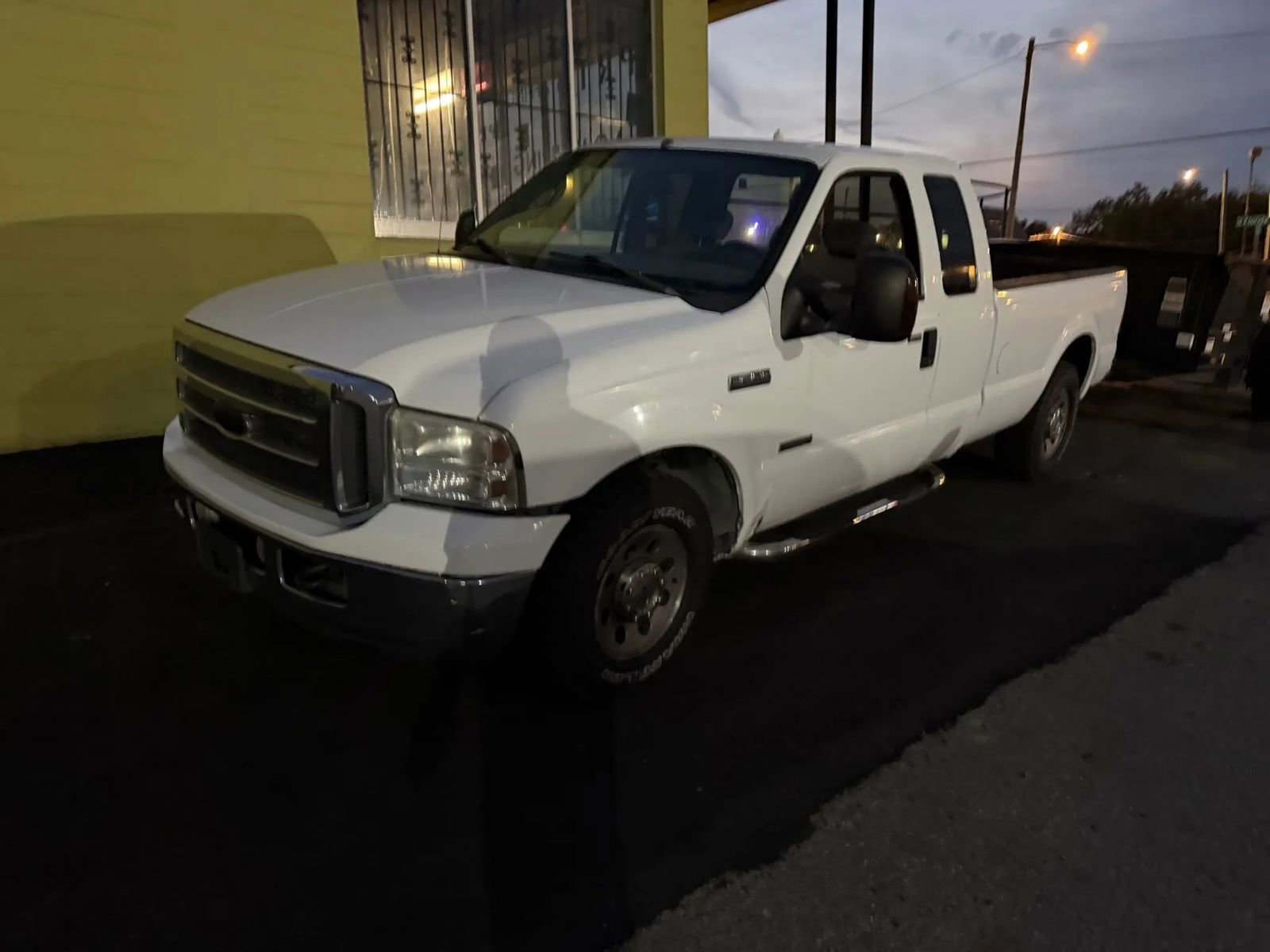 Used 2005 Ford F250 XL image 2