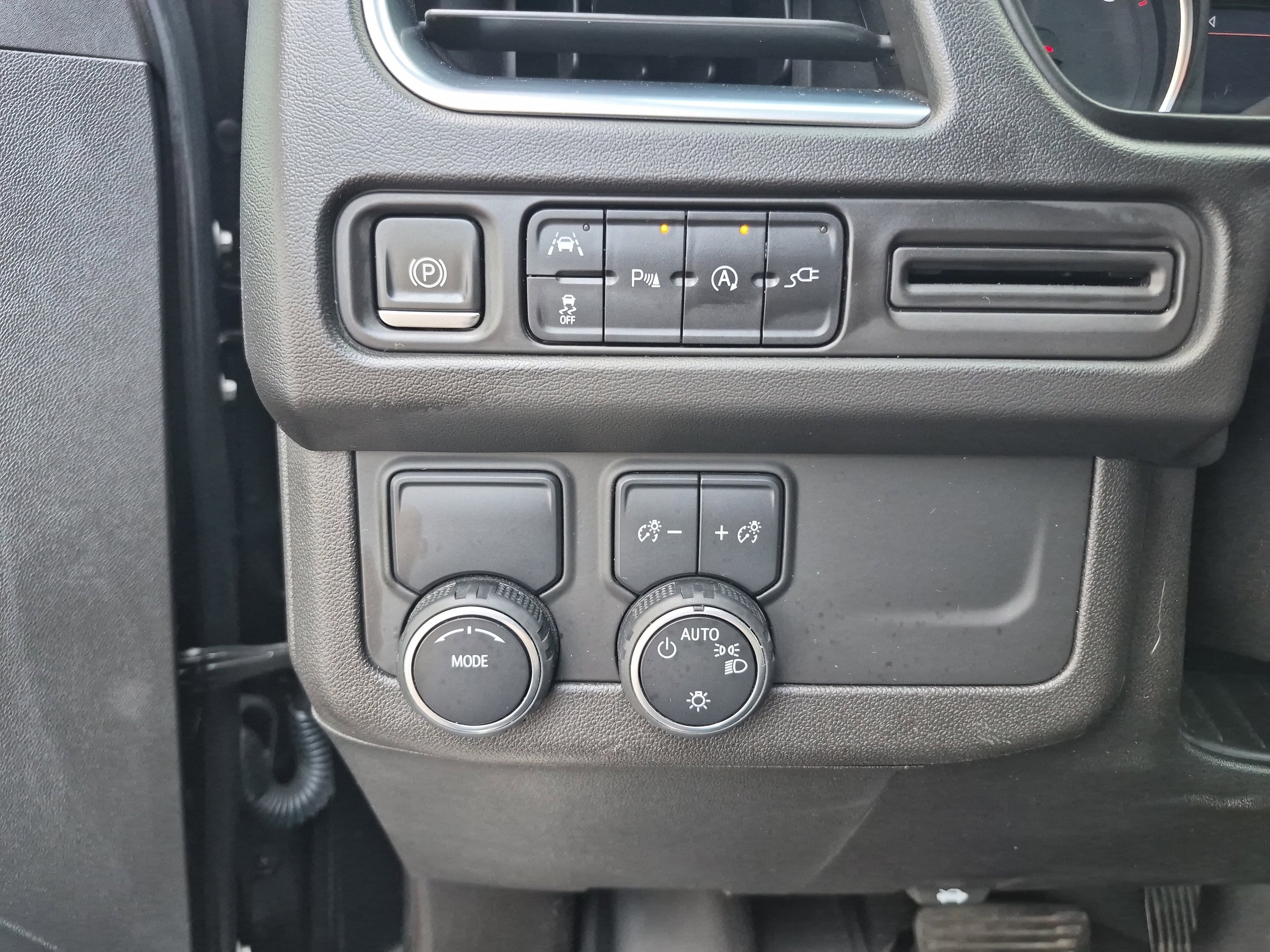 Used 2021 Chevrolet Tahoe LT w/ LT Signature Plus Package image 24