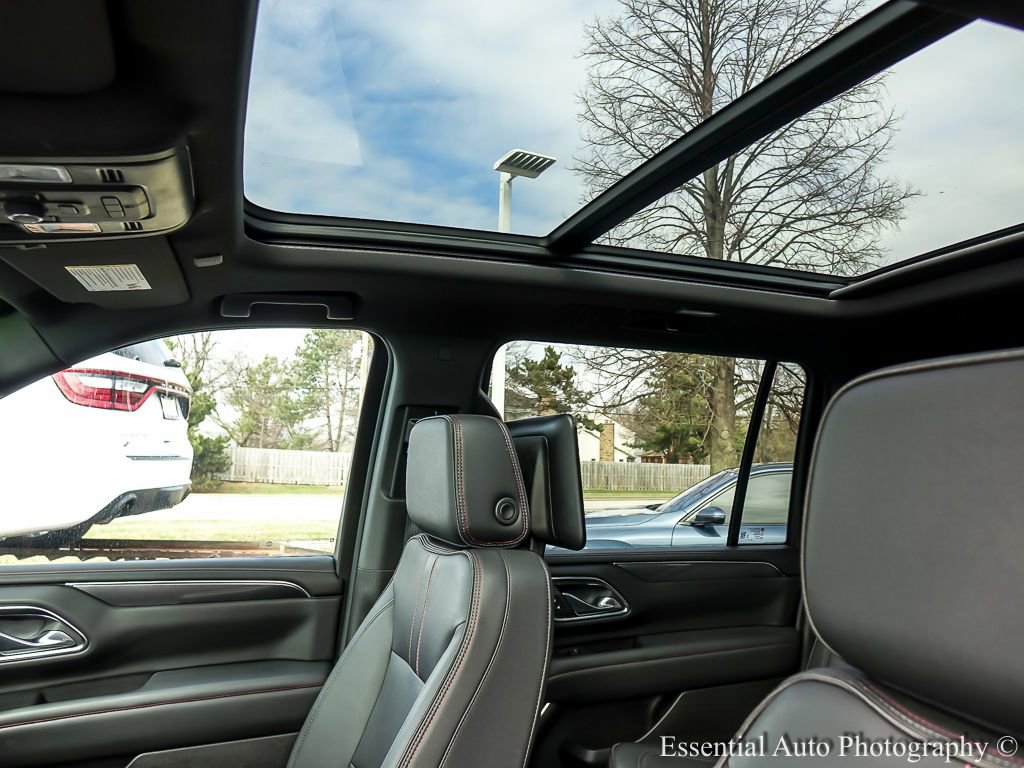 Used 2024 Chevrolet Suburban RST w/ Luxury Package image 15