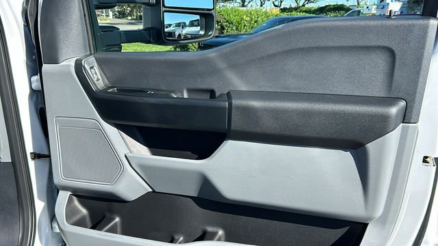 New 2025 Ford F550 4x4 Regular Cab Super Duty image 17