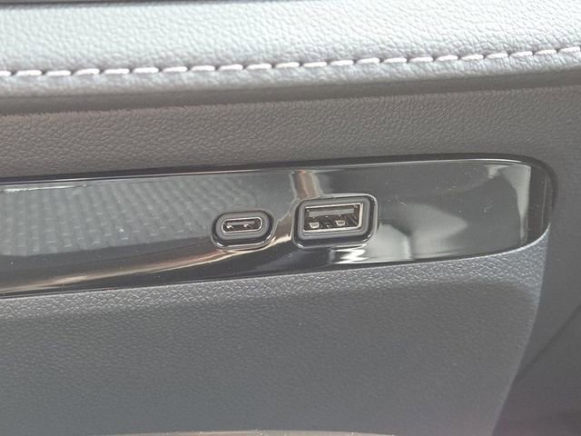 New 2026 Buick Enclave Avenir w/ Super Cruise Package FWD image 9