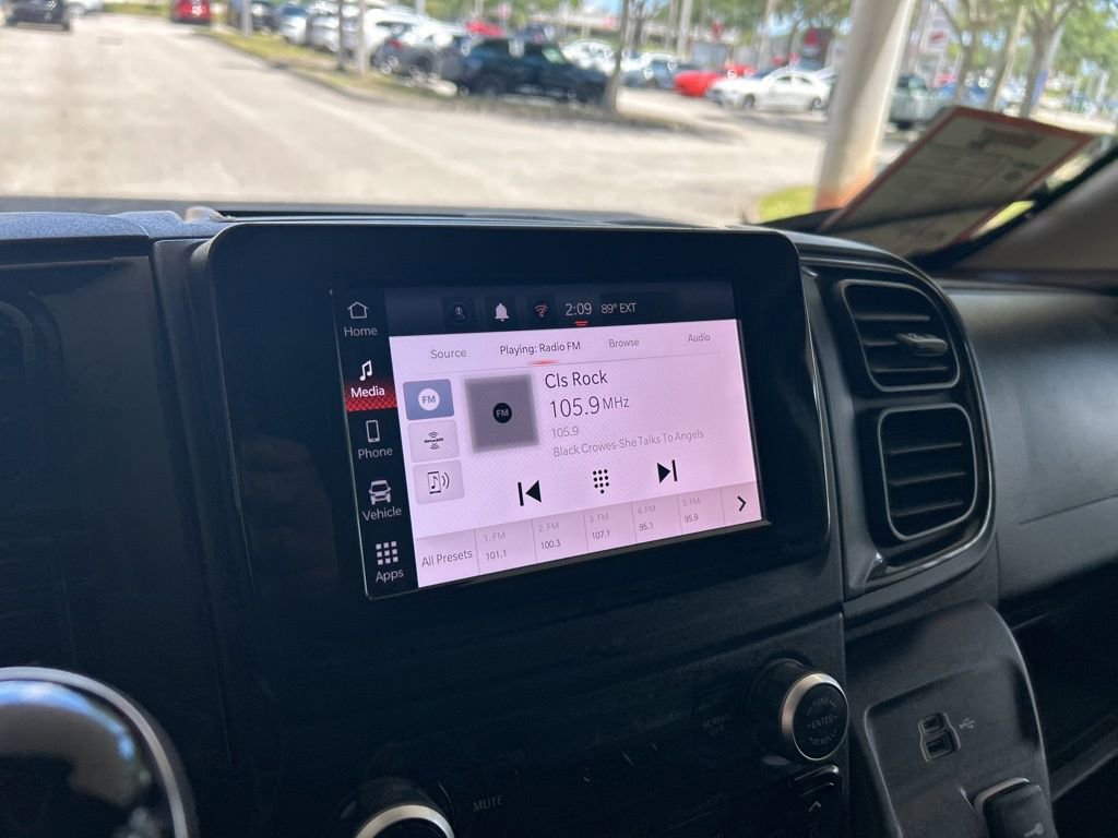 Used 2025 RAM ProMaster 2500 w/ Convenience Group FWD image 7