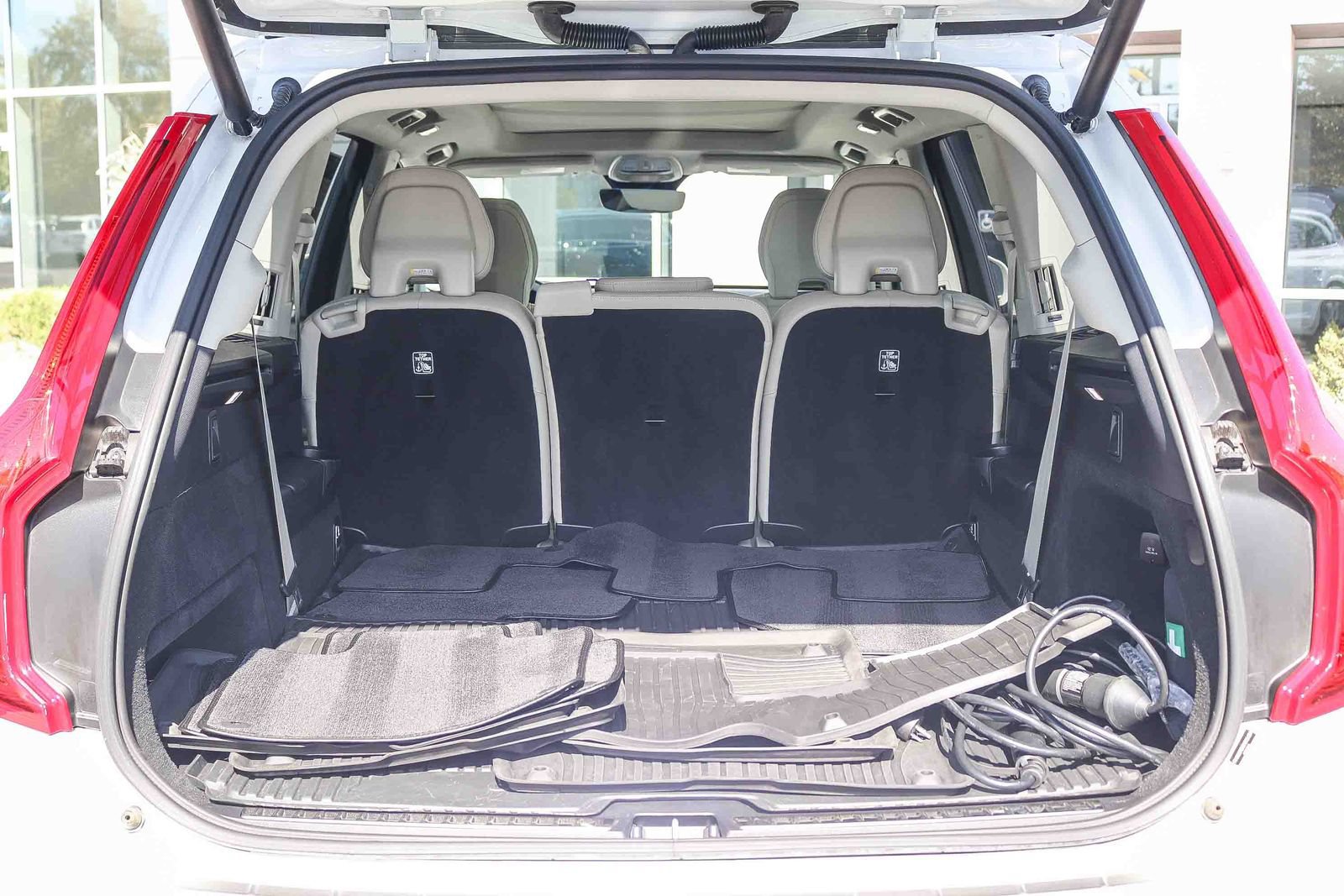 Used 2025 Volvo XC90 T8 Plus w/ Protection Package Premier AWD/4WD image 30