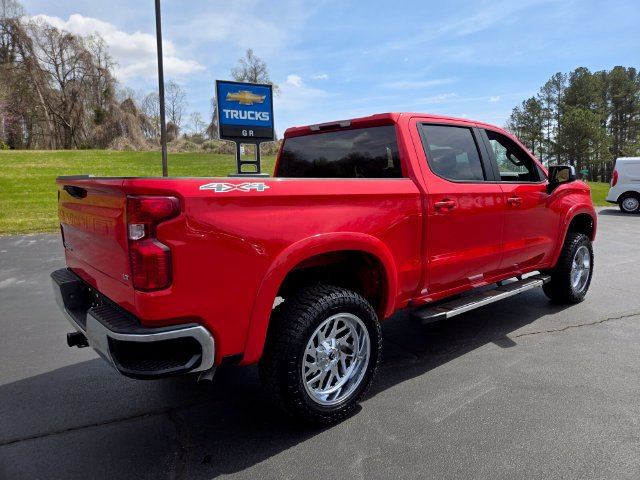 Used 2025 Chevrolet Silverado 1500 LT AWD/4WD image 8