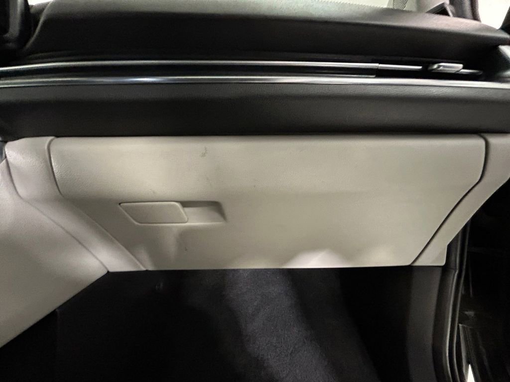 Used 2022 Kia Carnival SX Prestige image 24