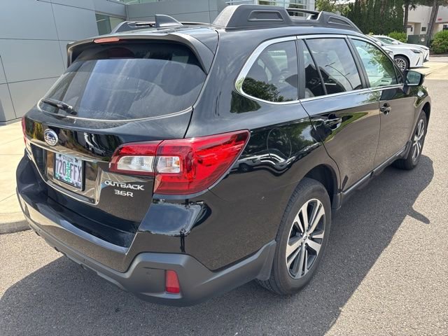 Used 2019 Subaru Outback 3.6R Limited AWD/4WD image 8