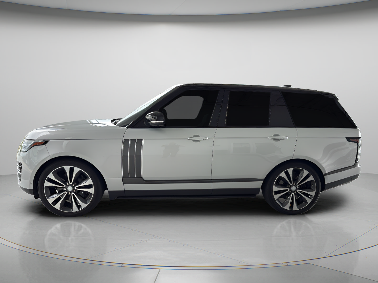 Used 2021 Land Rover Range Rover SV Autobiography Dynamic AWD/4WD image 2